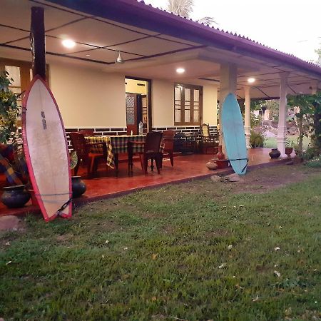 Dreams Garden Surf Lodge Midigama East Exterior foto