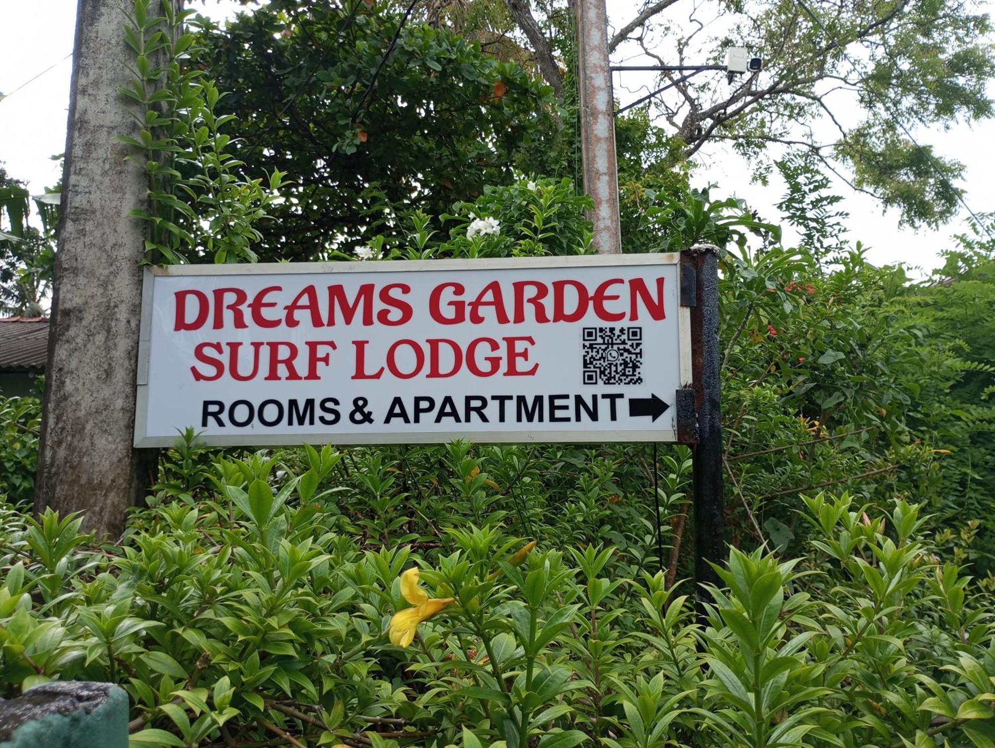 Dreams Garden Surf Lodge Midigama East Exterior foto